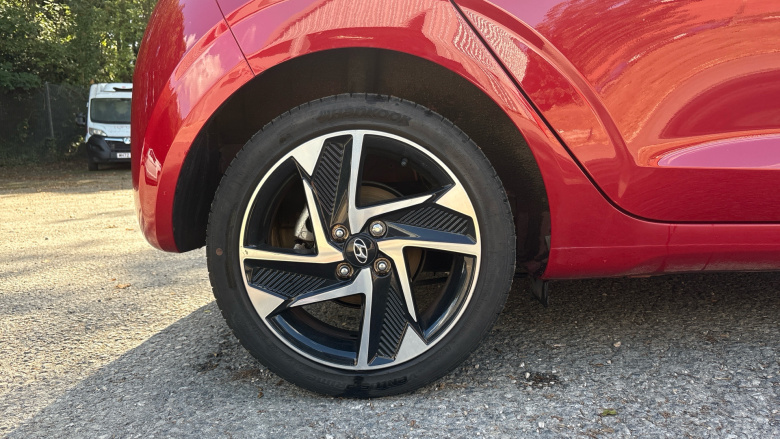 Hyundai i10 1.2 MPi Premium 5dr Auto Petrol Hatchback